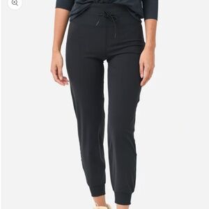 Vuori daily jogger black